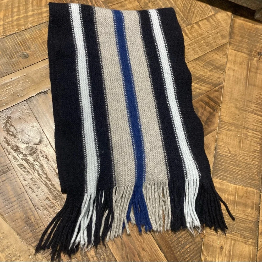 BANANA REPUBLIC FINE ITALIAN MERINO 100% WOOL SCARVES
